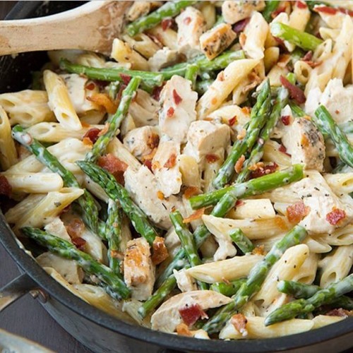 Creamy Chicken and Asparagus Pasta