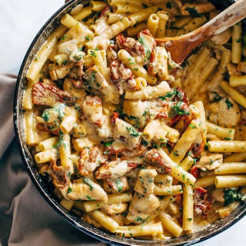 Sun Dried Tomato Chicken Florentine Pasta