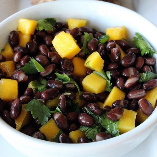 Mango and Black Beans Salat