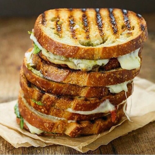 Sun Dried Tomato Spinach Grilled Cheese Sandwich