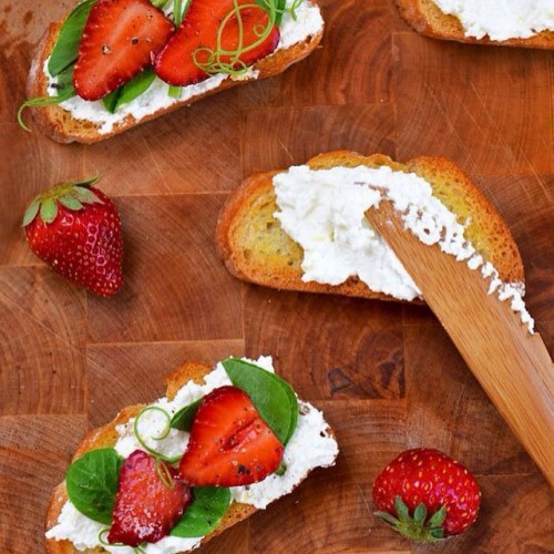 Crostini with Pea Shoots and Strawberries