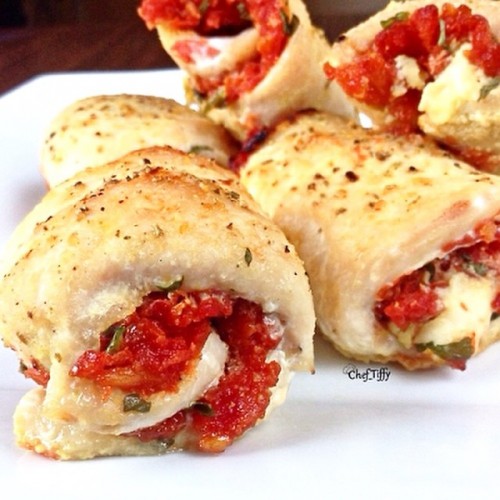 Sun-Dried Tomato & Ricotta Chicken Roll-Ups