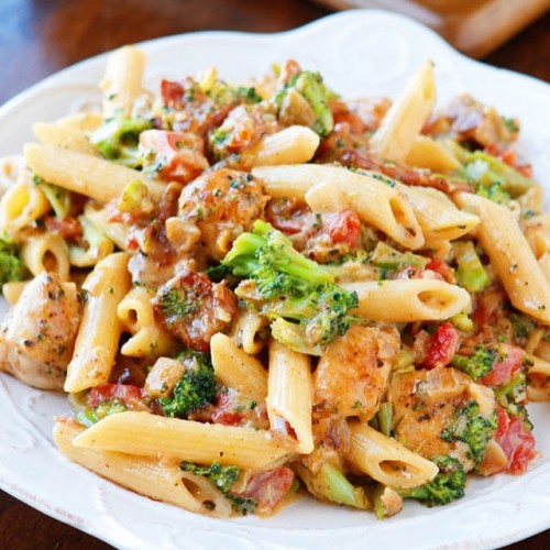 Cheesy Chicken Bacon Broccoli Pasta