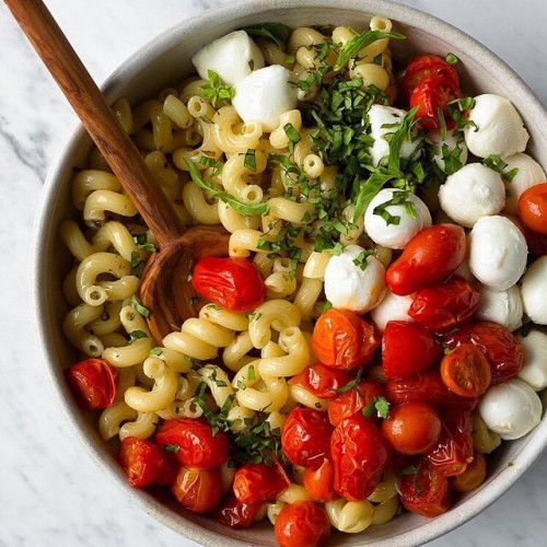 Roasted Tomato Caprese Pasta Salad