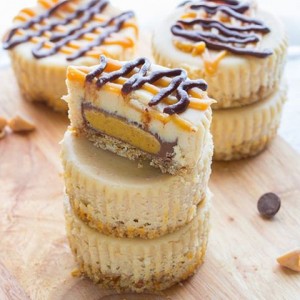 Peanut Butter Cup Mini Cheesecakes with a Pretzel Crust