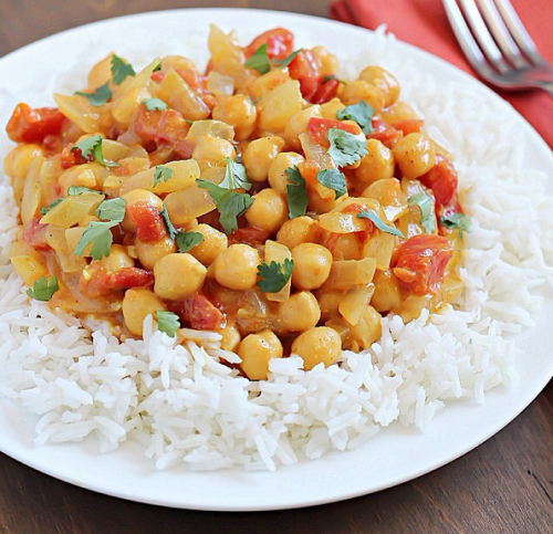 COCONUT CHICKPEA CURRY