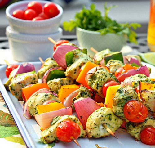 CHICKEN FAJITA KEBABS WITH CILANTRO PESTO