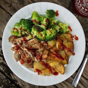 Easy Lunch with Chicken and Broccoli