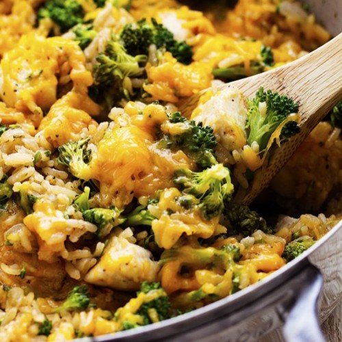 One Pan Cheesy Chicken with Broccoli and Rice