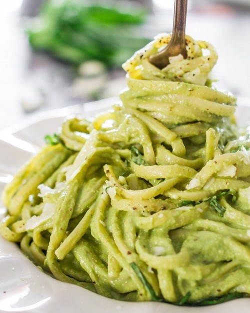 Creamy Avocado and Spinach Pasta