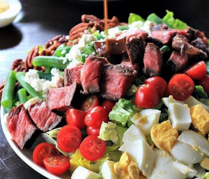 Ribeye Steak Salad with Balsamic Vinaigrette