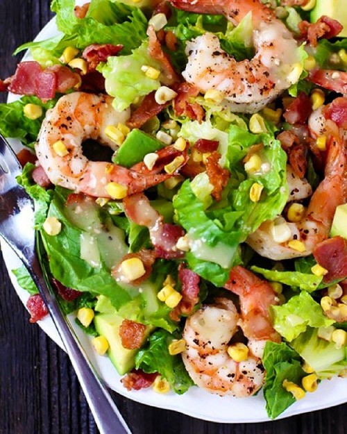 SHRIMP, AVOCADO & ROASTED CORN SALAD