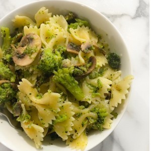 Broccoli & Mushroom Pasta in Vegan Butter & Garlic Sauce