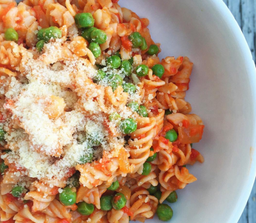 Quinoa Pasta Marinara with Peas Quinoa Fusilli pasta (or choice)