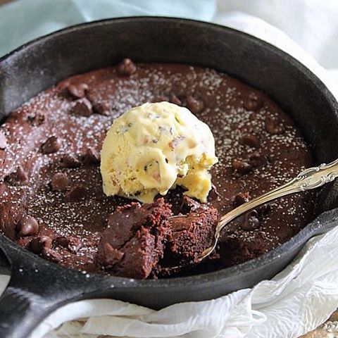 Fudgy paleo skillet brownie