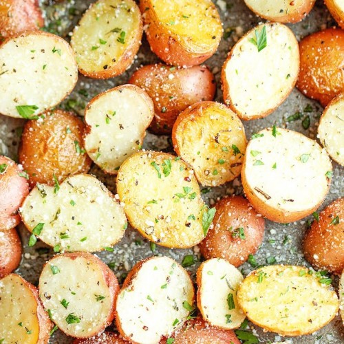 GARLIC PARMESAN ROASTED POTATOES